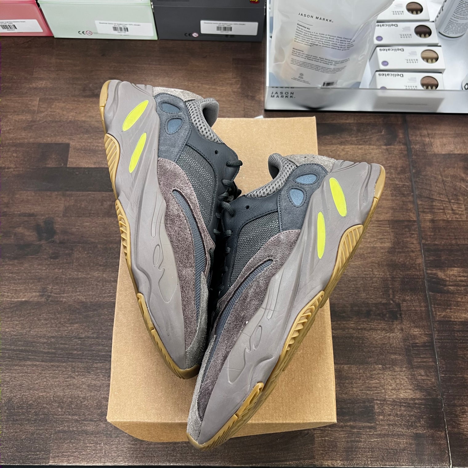 Mauve Yeezy 700 V1 (USED,NO BOX)