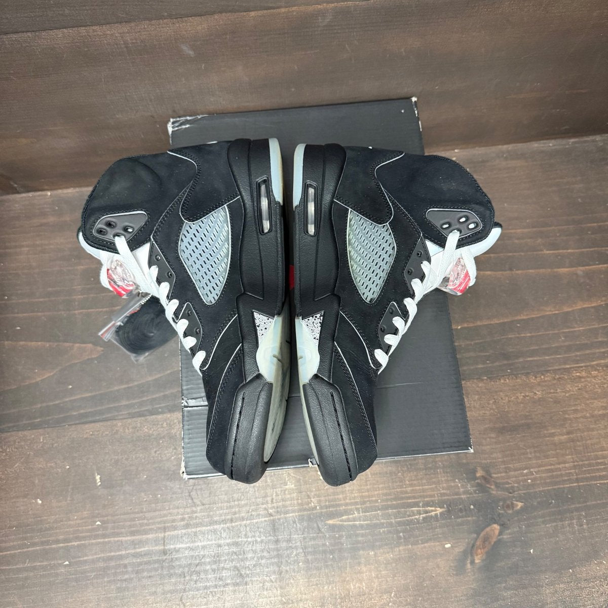 Jordan 5 Retro OG Black Metallic Reimagined Size 10 (Pre-Owned) - side