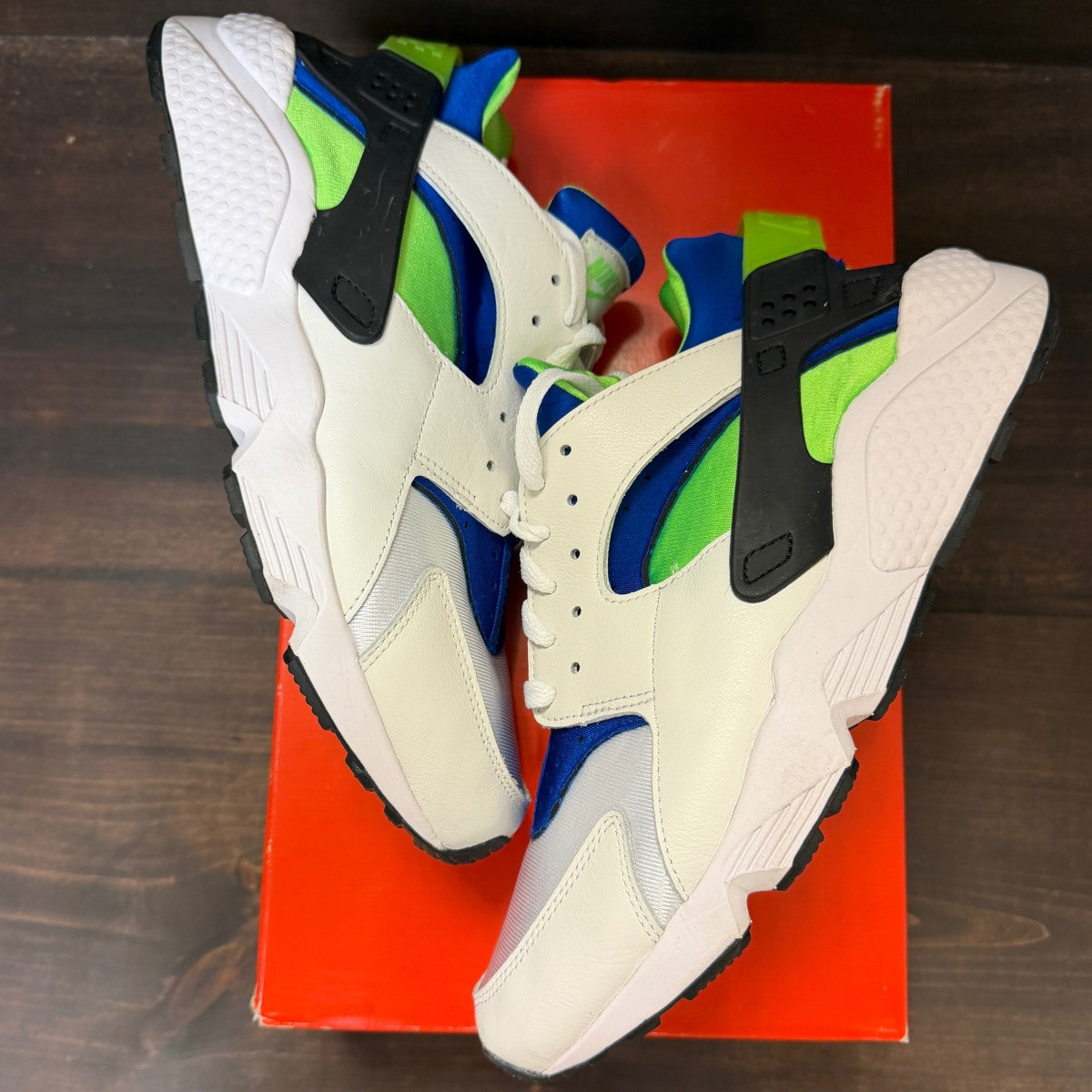 Nike Air Huarache Scream Green (2021) - Image 2