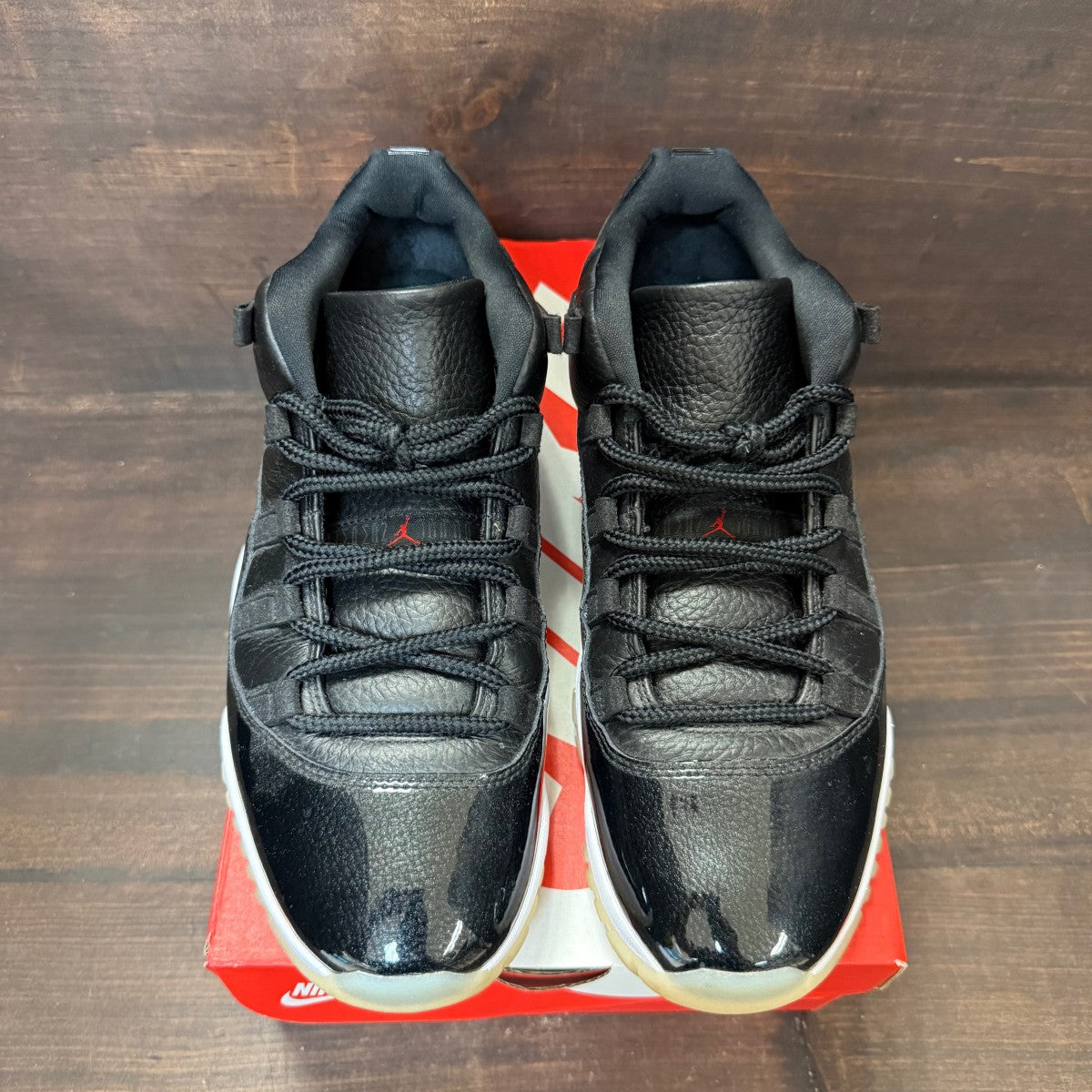 Jordan 11 Retro Low 72-10 Size 11 (Pre-Owned) - Image 3