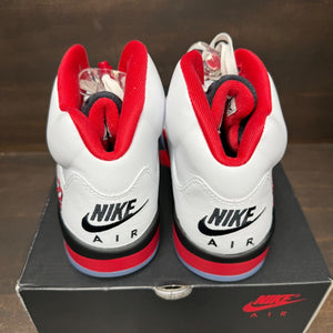 Jordan 5 Retro Fire Red Black Tongue (2025) Size 9 (Pre-Owned)