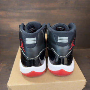 Jordan 11 Retro Playoffs Bred (2019) Size 8 (Pre-Owned) - Image 4