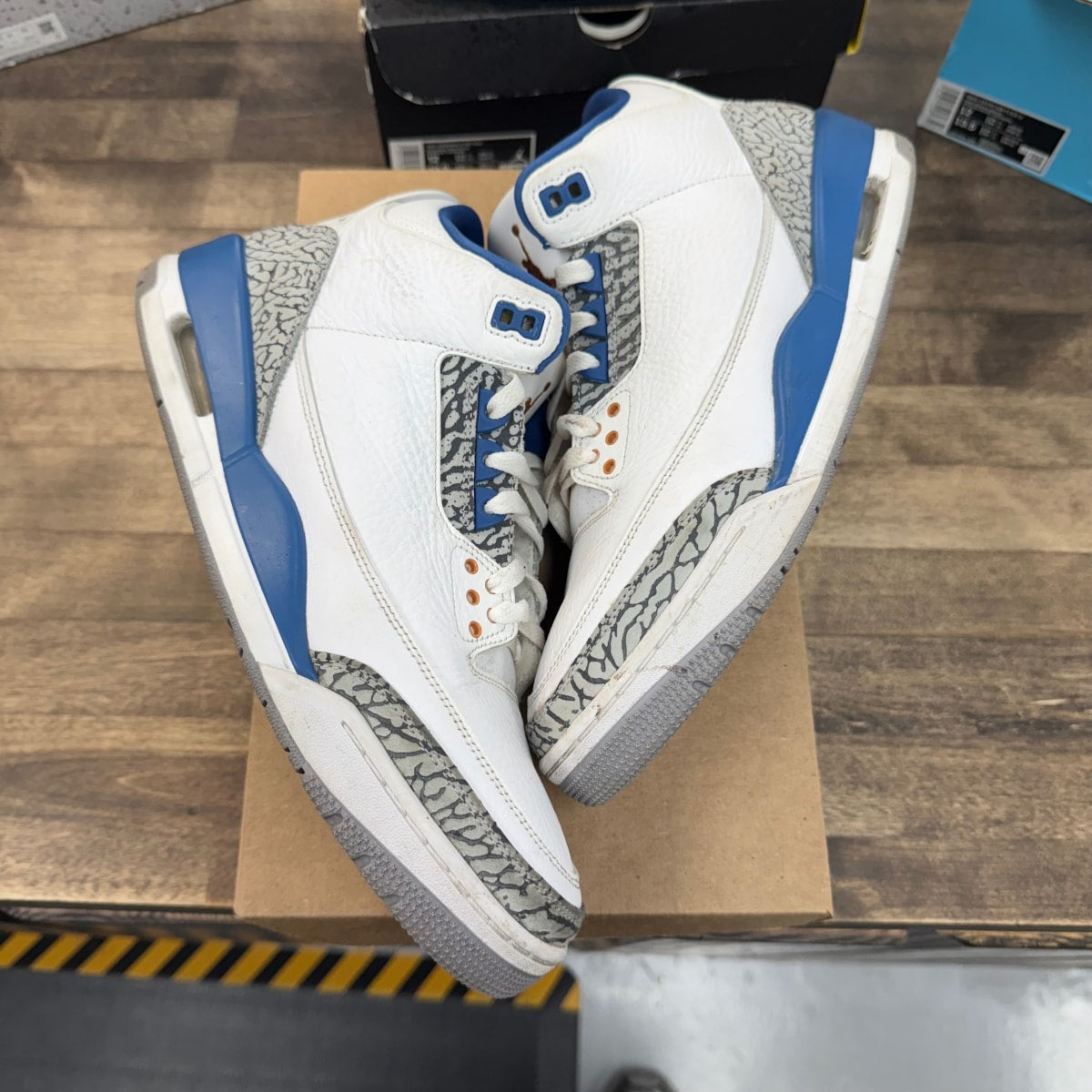 Jordan 3 Retro Wizards Size 12 (Pre-Owned) - Image 1