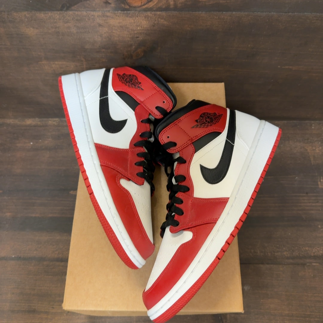 Jordan 1 Mid Chicago Toe Size 10 (Pre-Owned) - Image 2
