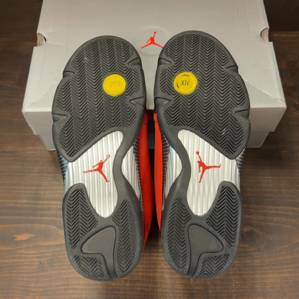 Jordan 14 Retro Ferrari (2025) Size 13 (Pre-Owned) - aux