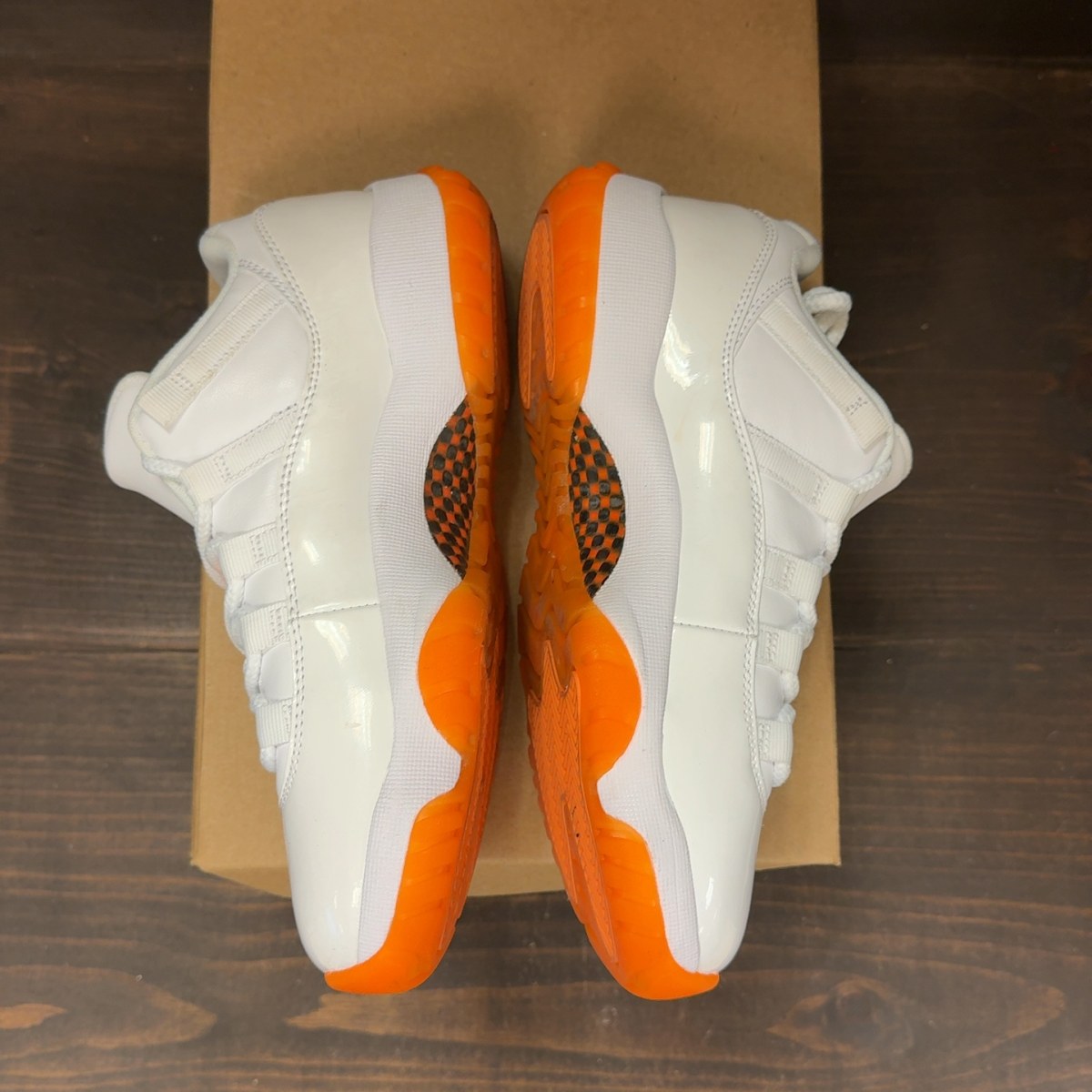 Jordan 11 Retro Low Citrus (2021) (Women's) Size 7W (Pre-Owned) - Image 4