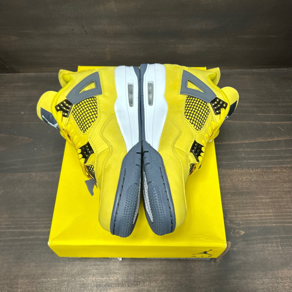 Jordan 4 Retro Lightning (2021) Size 11 (Pre-Owned) - Image 4