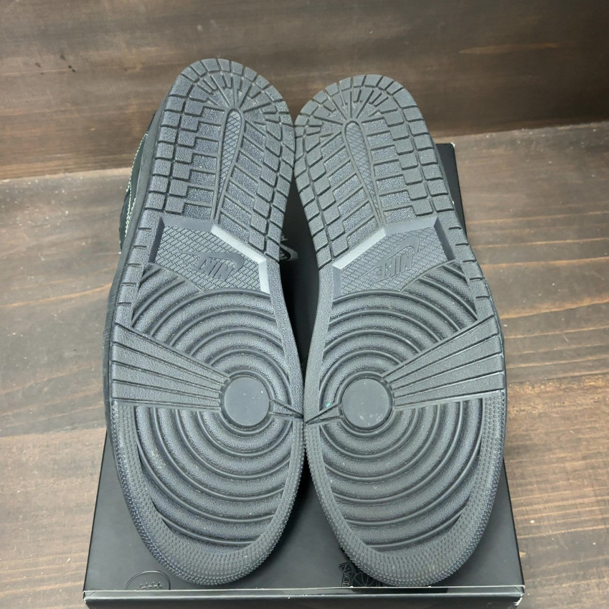 Jordan 1 Retro Low OG SP Travis Scott Black Phantom Size 11.5 (Pre-Owned) - Image 6