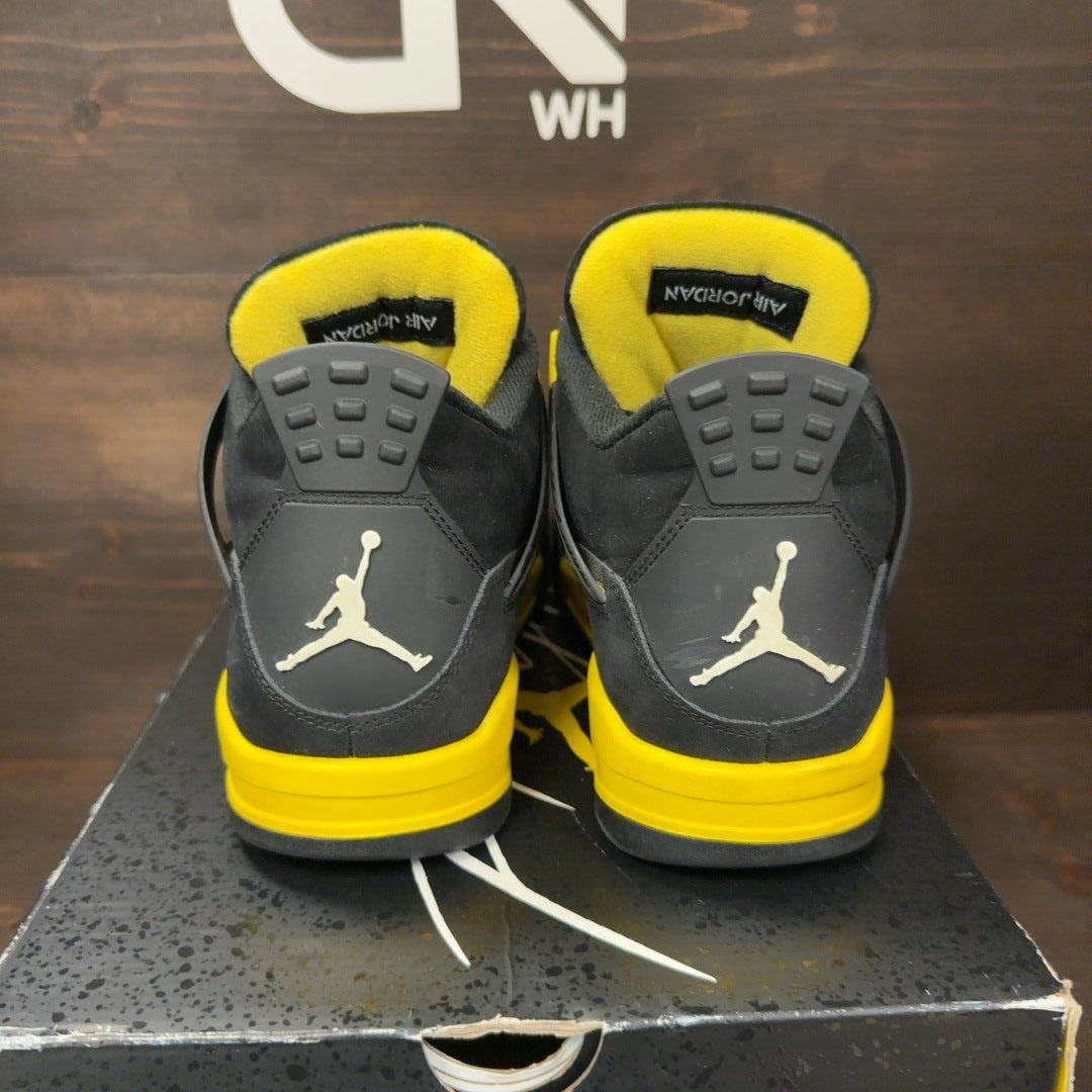 Jordan 4 Retro Thunder (2023) Size 10 (Pre-Owned)