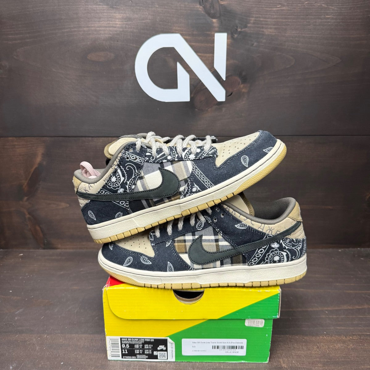 Nike SB Dunk Low Travis Scott Size 9.5 (Pre-Owned) - Image 1