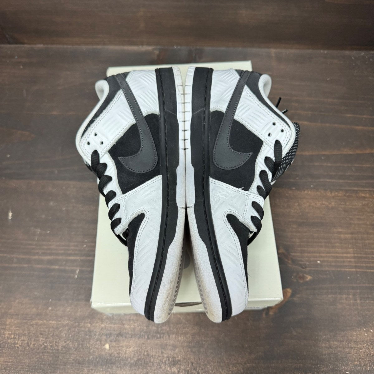 Nike SB Dunk Low TIGHTBOOTH - Image 4