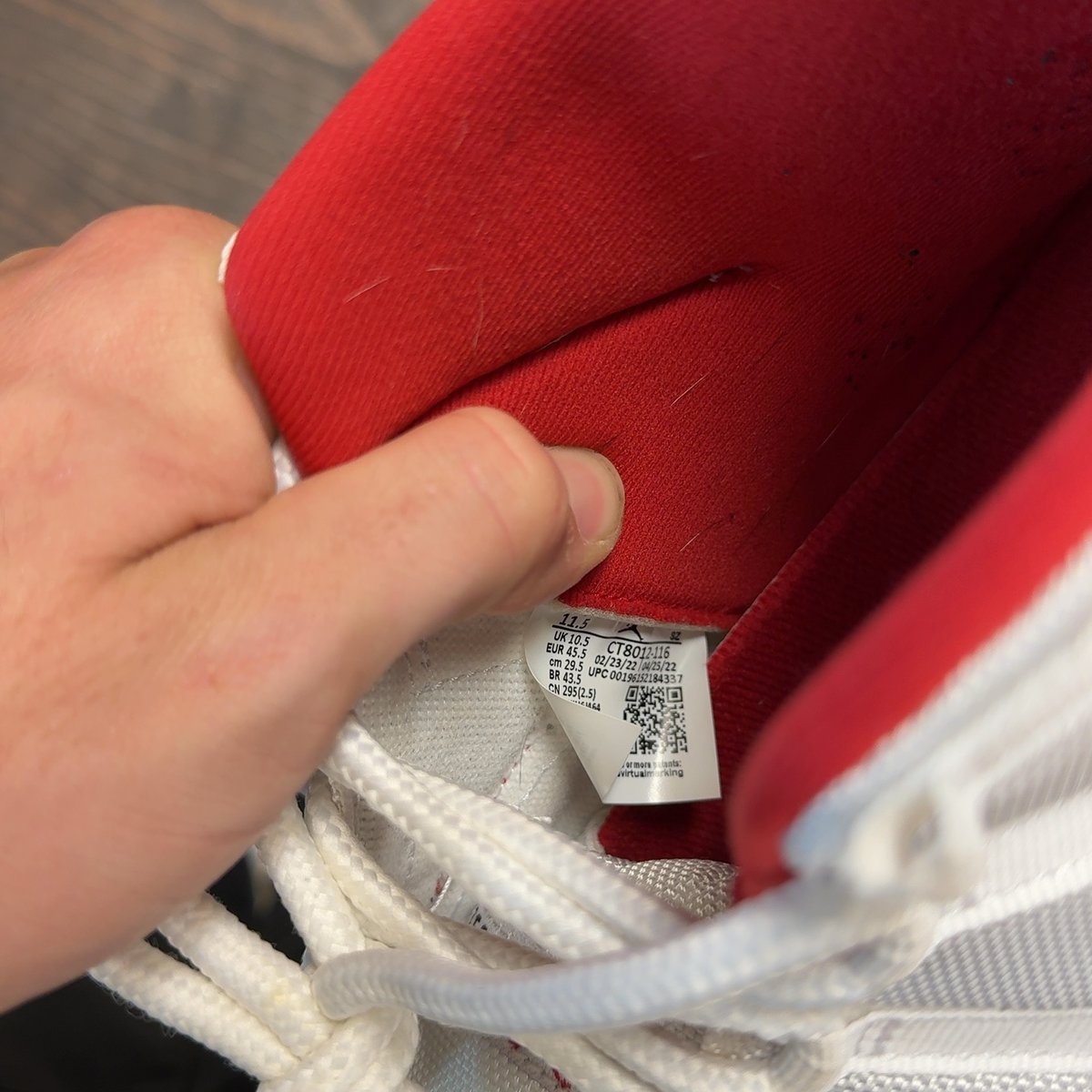 Jordan 11 Retro Cherry (2022) Size 11.5 (Pre-Owned) - aux