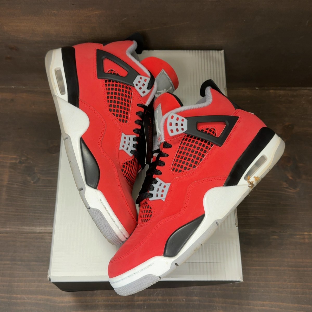 Jordan 4 Retro Toro Bravo (2026) - Image 2