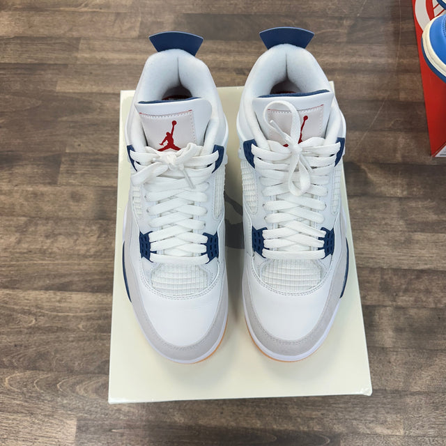 Navy SB Jordan 4 Retro (Lightly Worn)