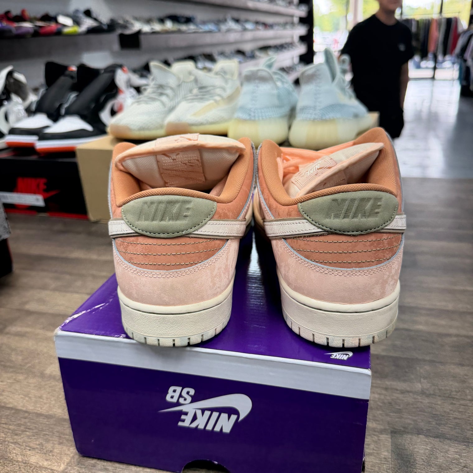 Trocadero Gardens SB Dunk Low (USED,No Lid)