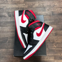 Gym Red Jordan 1 Mid (USED)