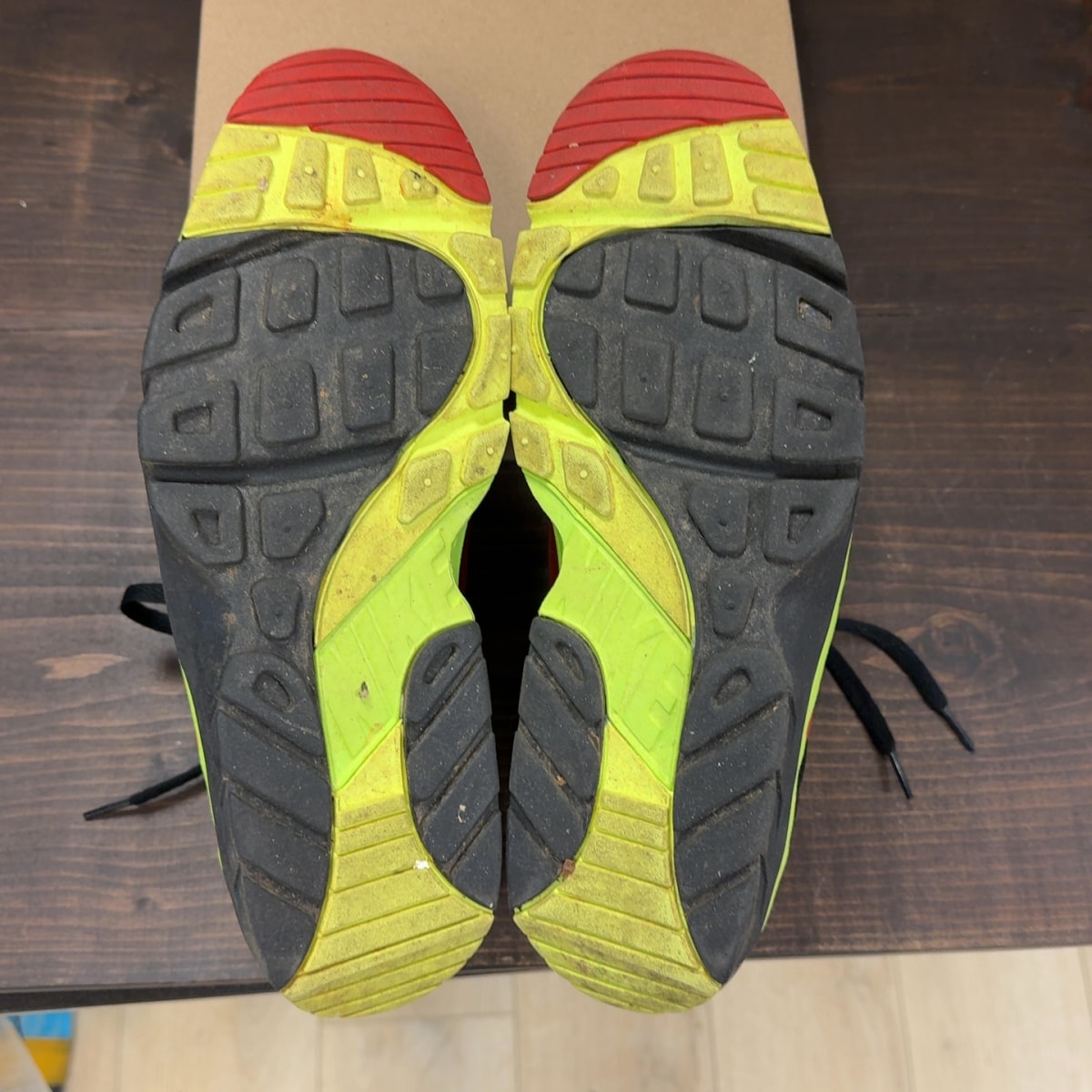 Nike Air Trainer Huarache Black Volt University Red Size 11 (Pre-Owned) - Image 8
