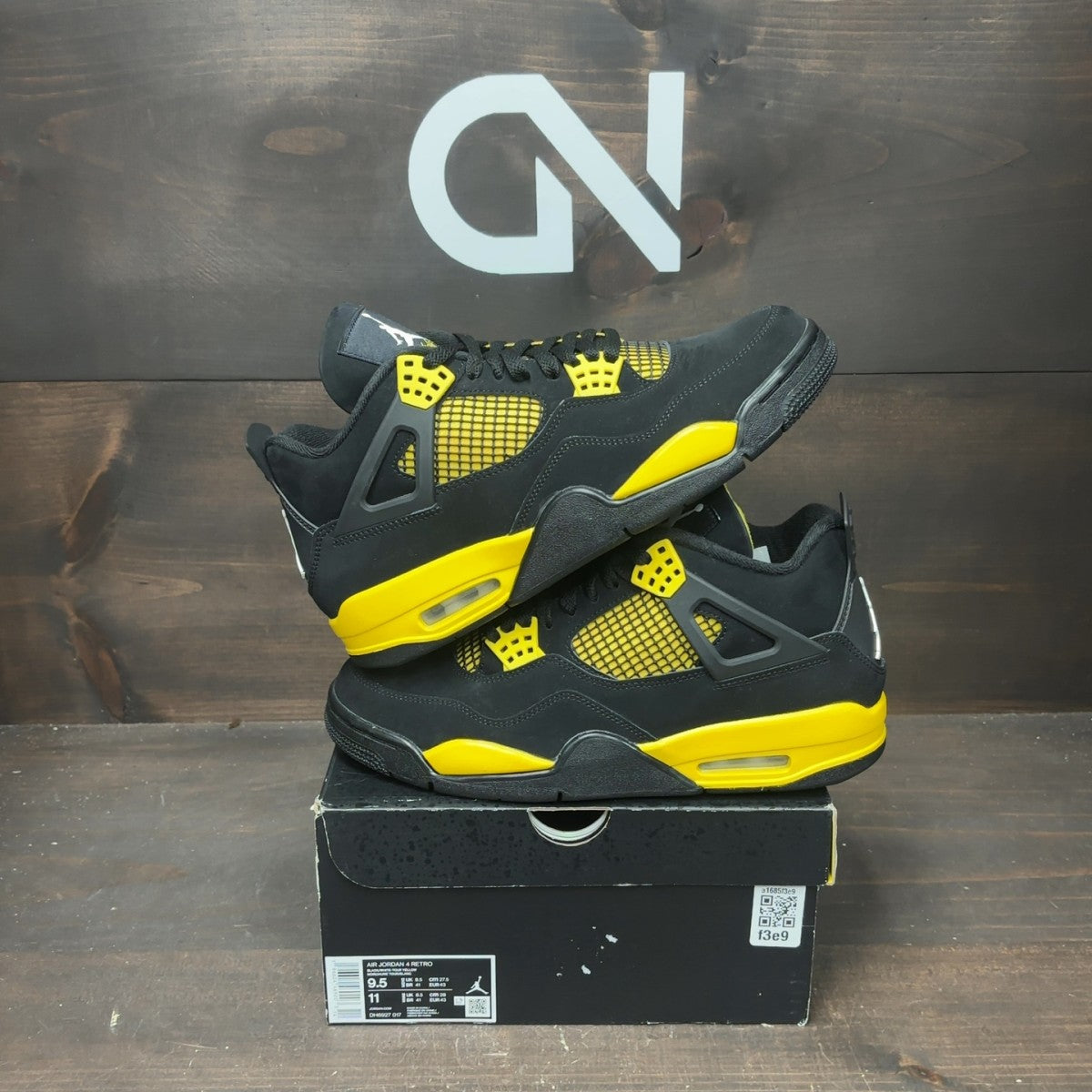 Jordan 4 Retro Thunder (2023) - Image 1