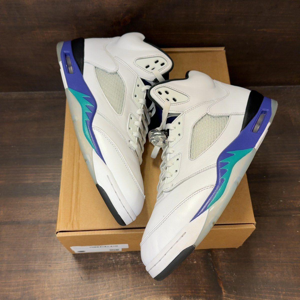 Jordan 5 Retro Grape (2025) Size 11.5 (Pre-Owned) - Image 2