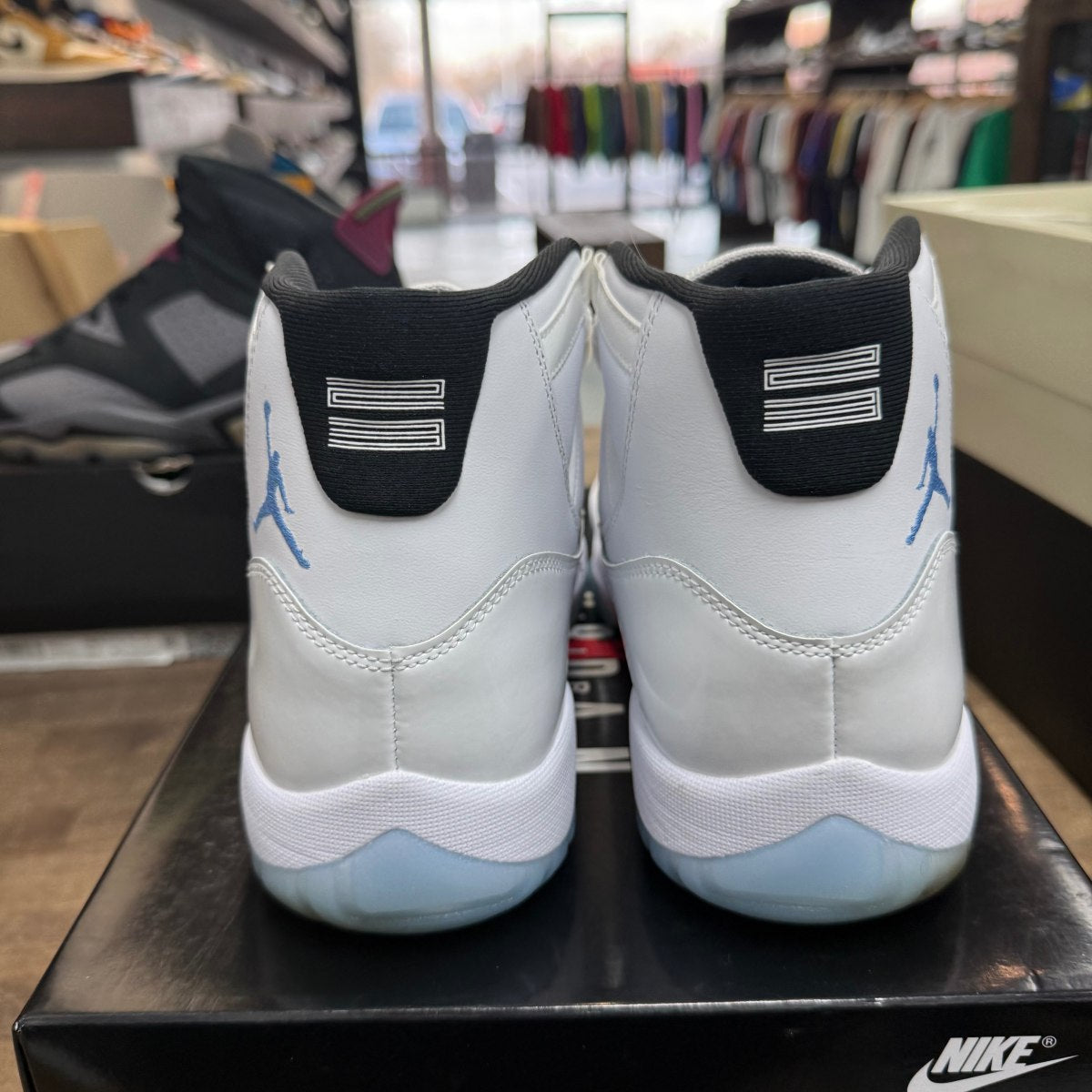 Jordan 11 Retro Legend Blue (2024) - Image 4