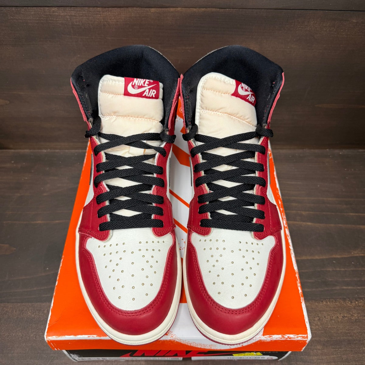 Jordan 1 Retro High OG Chicago Lost and Found Size 11 (Pre-Owned) - Image 2