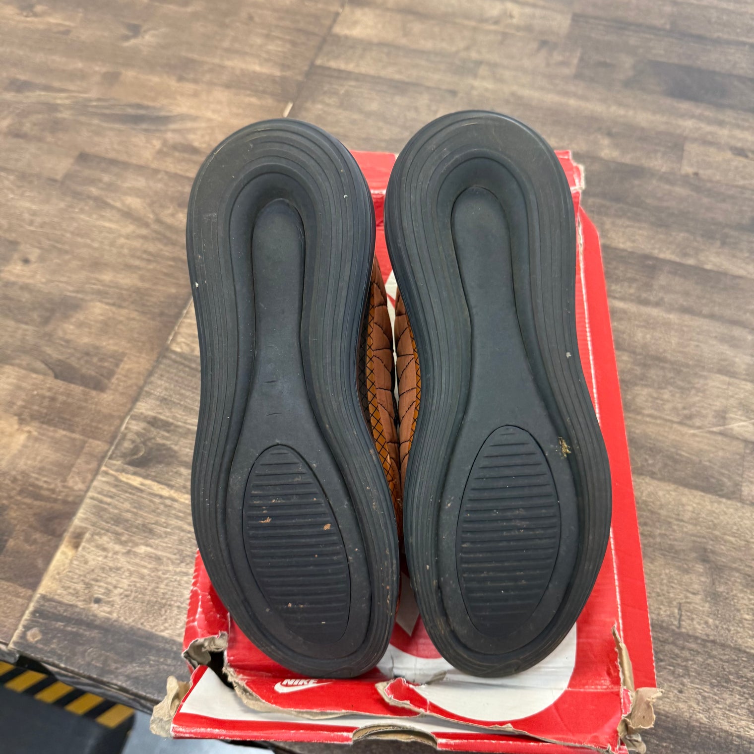 Air Max 720 Metallic Copper (USED, Replacement Box)