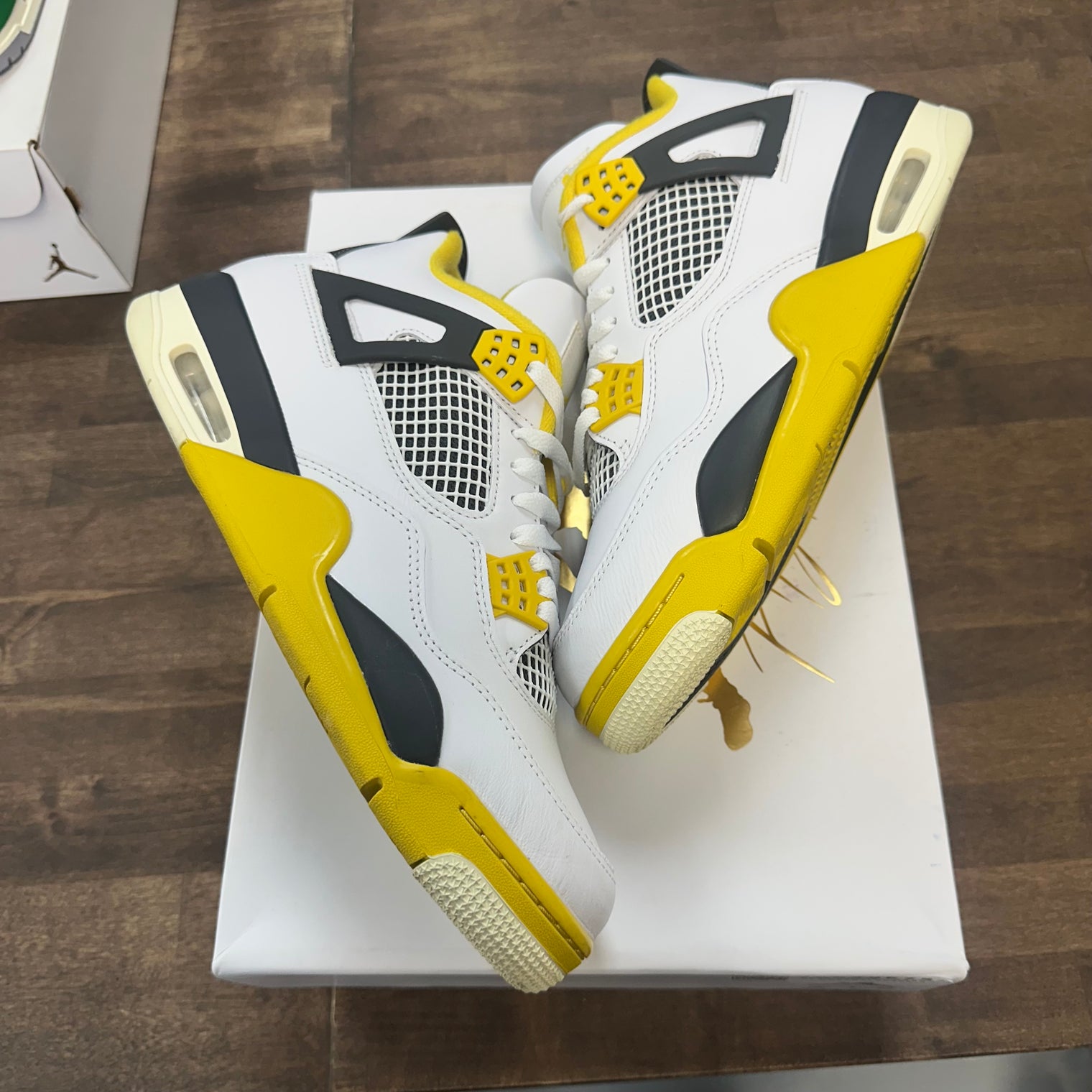 Vivid Sulphur Jordan 4 (W) (USED)