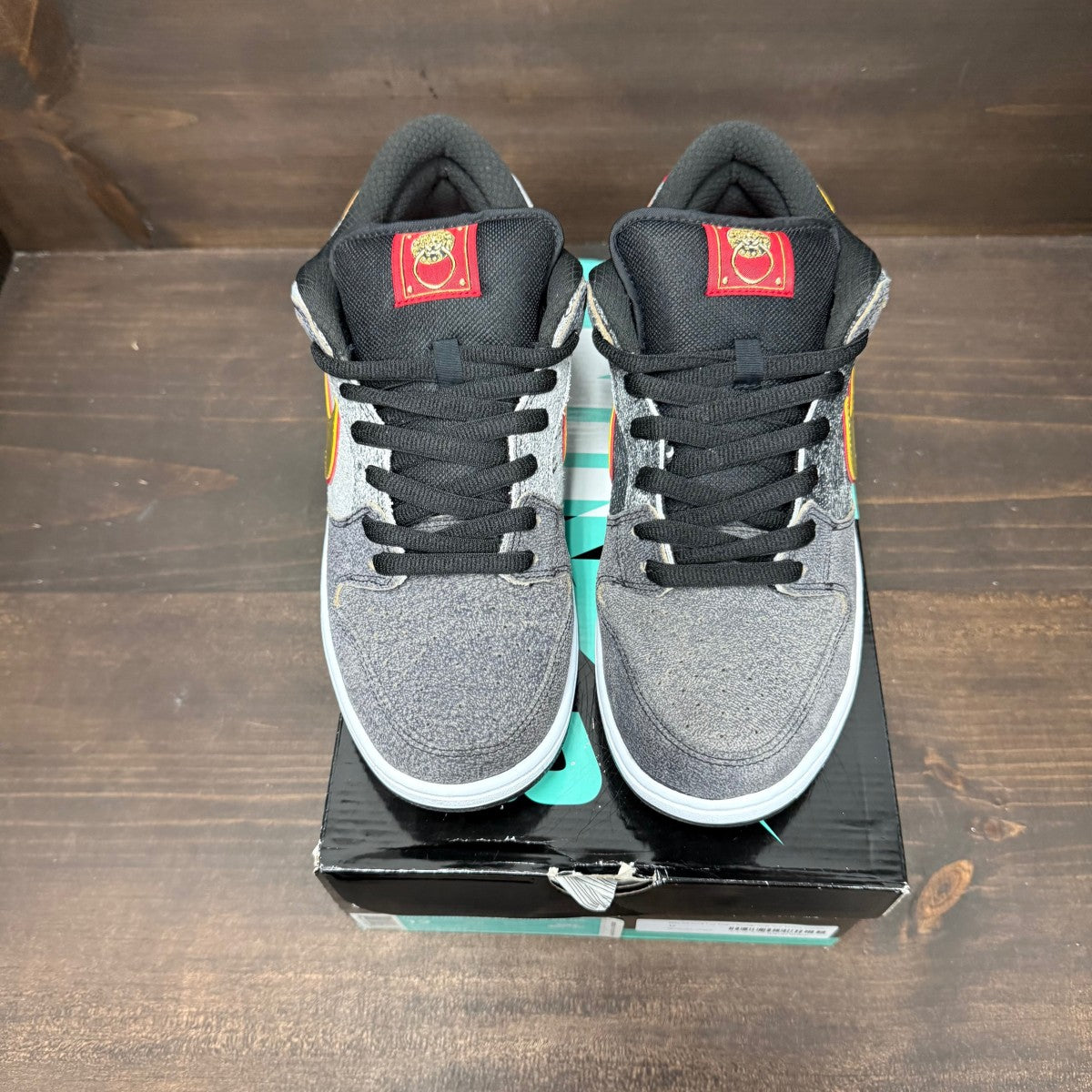 Nike SB Dunk Low Beijing Metallic Gold - Image 3