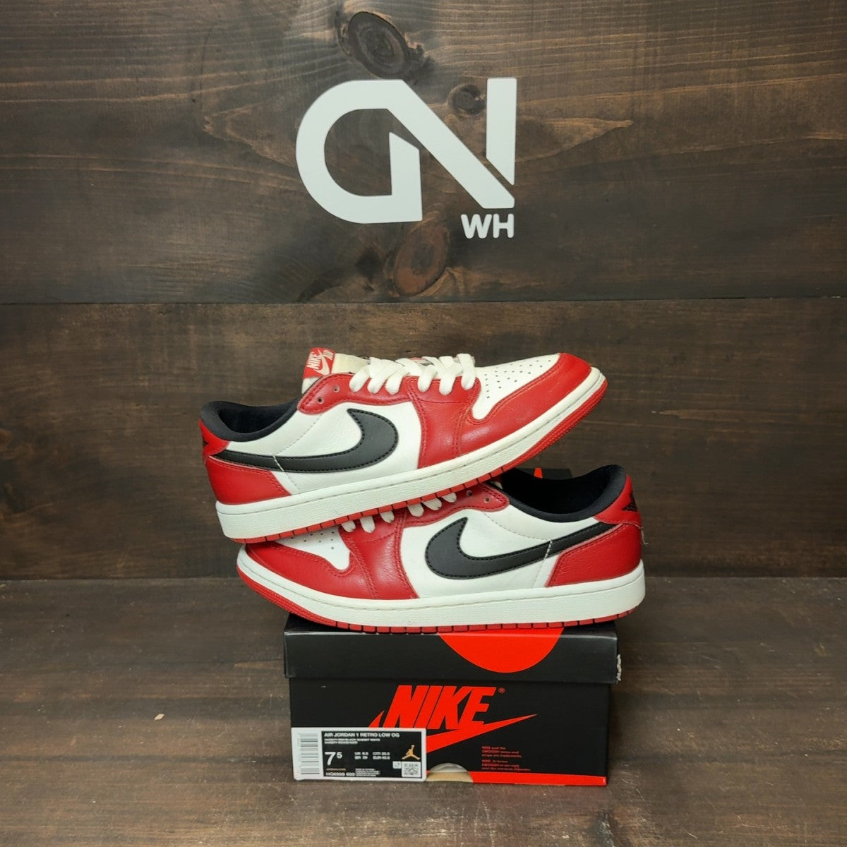 Jordan 1 Retro Low OG Chicago (2025) Size 7.5 (Pre-Owned)