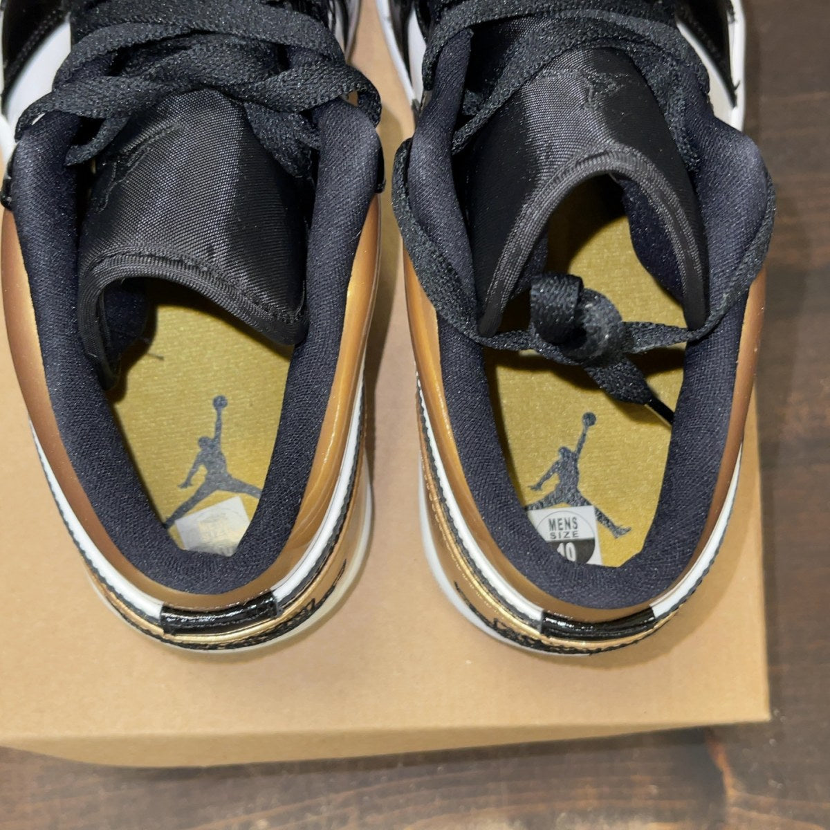 Jordan 1 Low Gold Toe Size 10 (Pre-Owned) - Image 6
