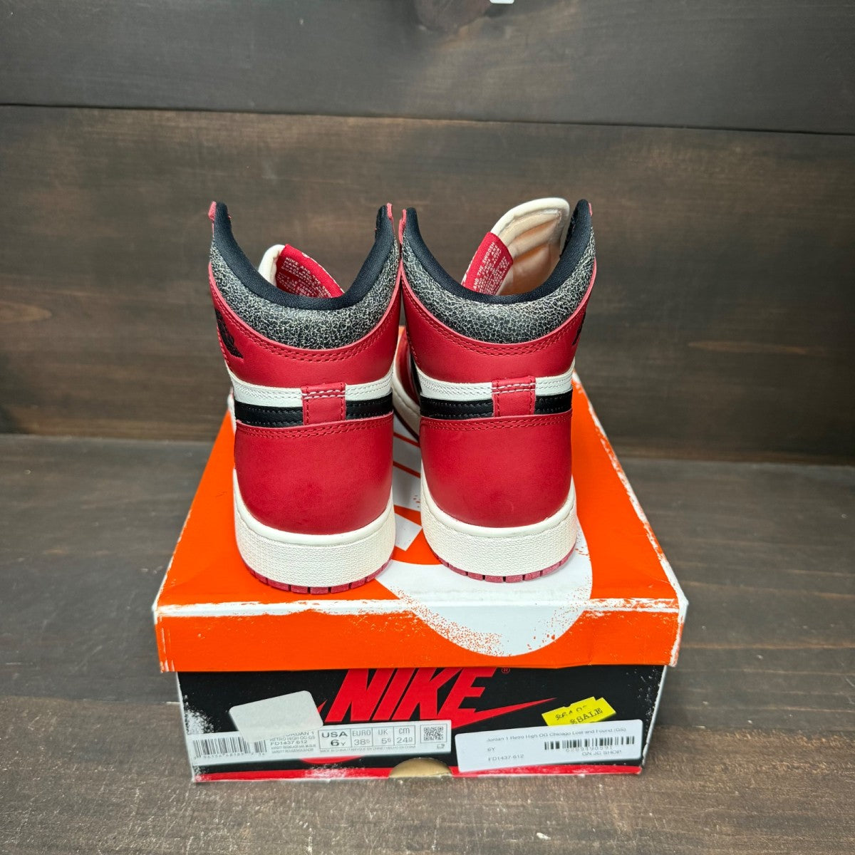Jordan 1 Retro High OG Chicago Lost and Found (GS) - Image 5