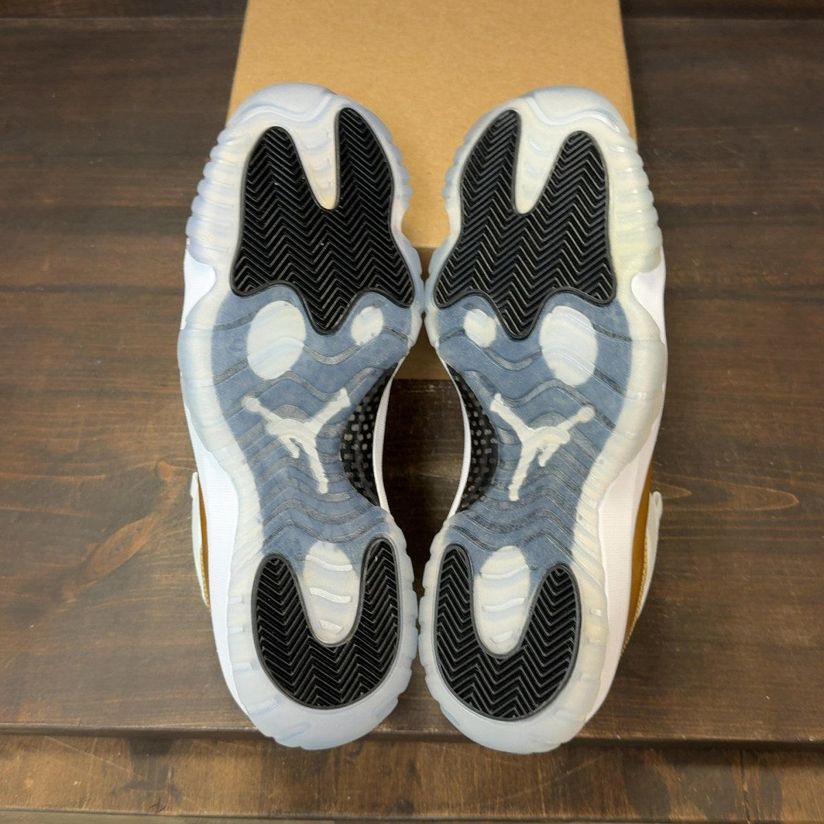Jordan 11 Retro Low Closing Ceremony Size 10.5 - Image 7