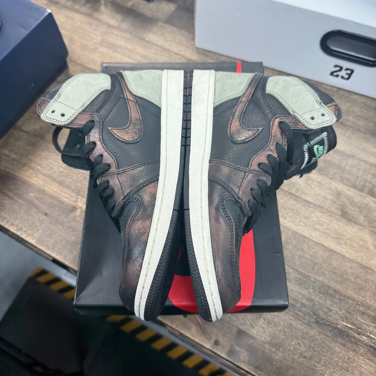 Light Army Rust Shadow Patina Jordan 1 High Retro (USED)