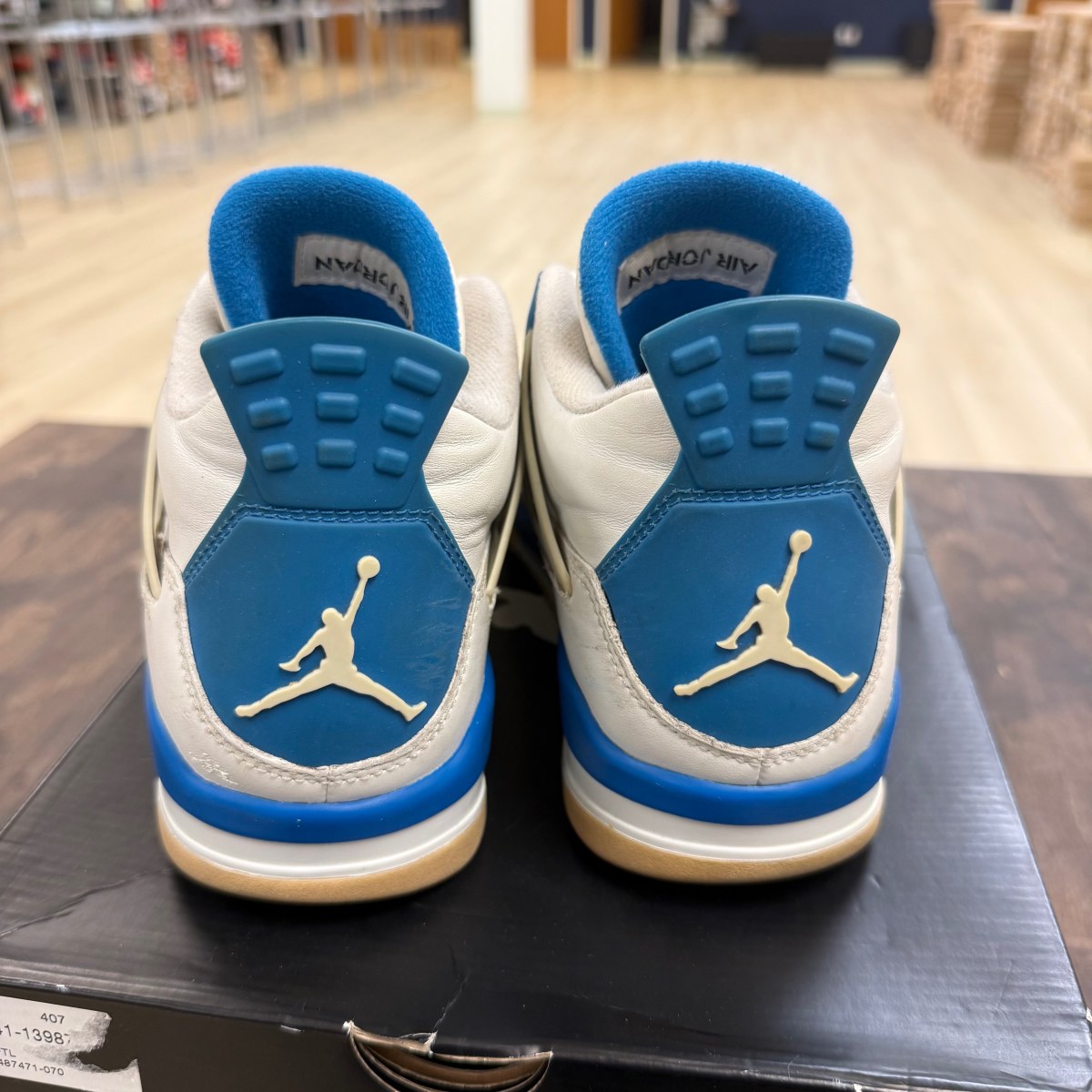 Jordan 4 Retro Military Blue (2012) Size 9 (Pre-Owned) - Image 5