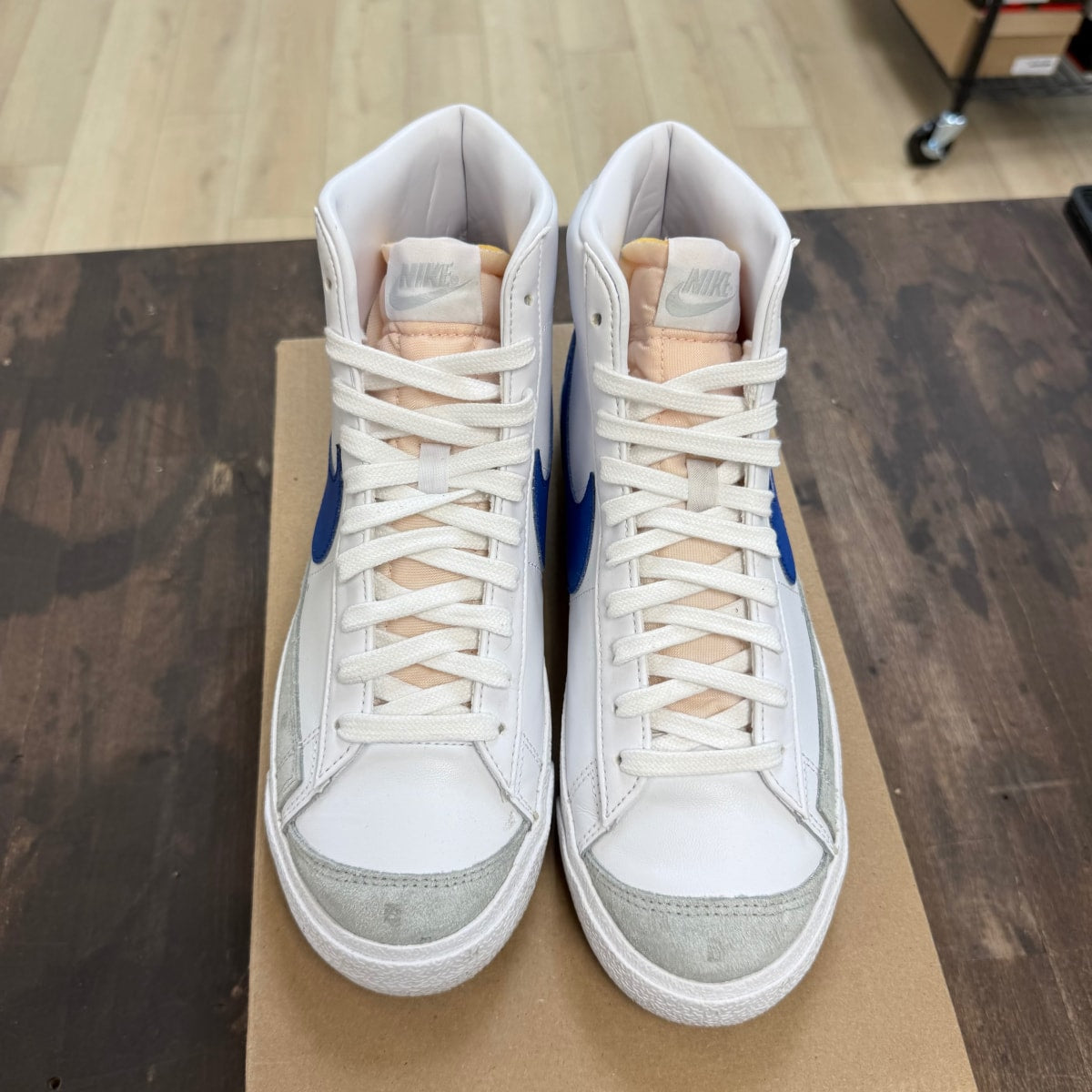 Nike Blazer Mid 77 Vintage White Game Royal Size 9 (Pre-Owned) - Image 2