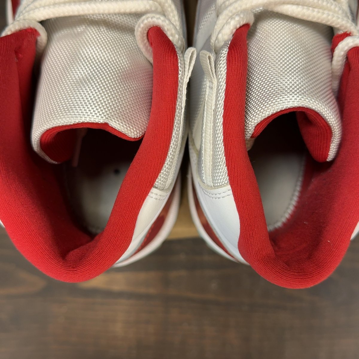 Jordan 11 Retro Cherry (2022) Size 10 (Pre-Owned) - aux