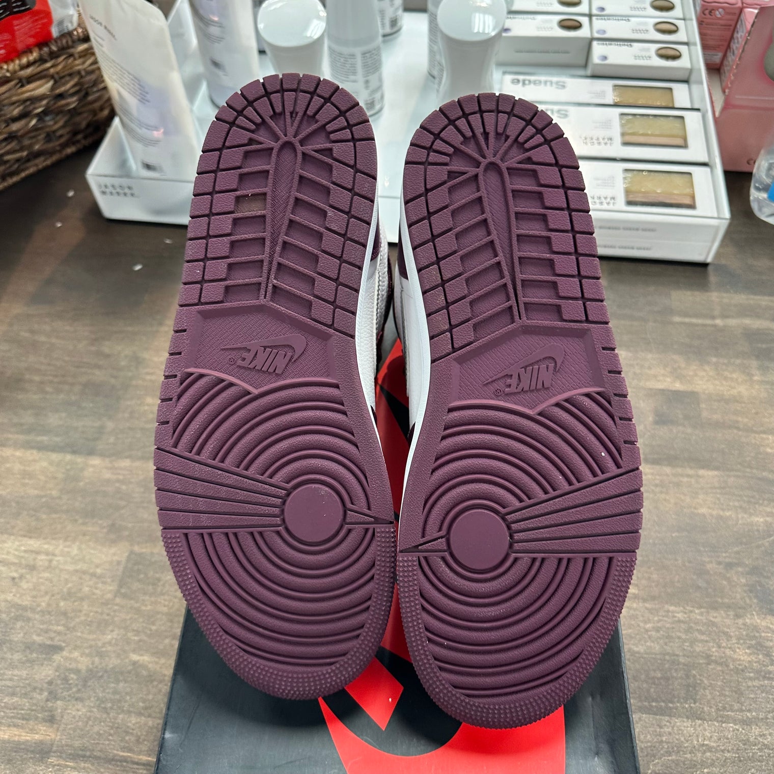 Bordeaux Jordan 1 High (USED)