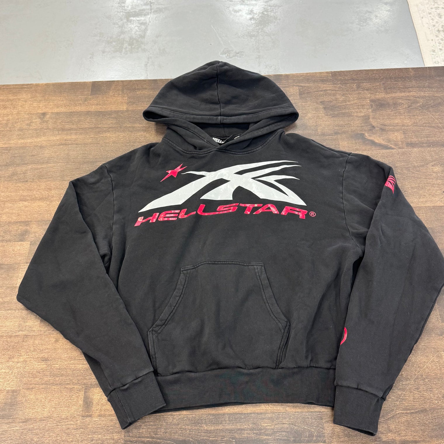 Hellstar Capsule 10 Sport Logo Red (USED)