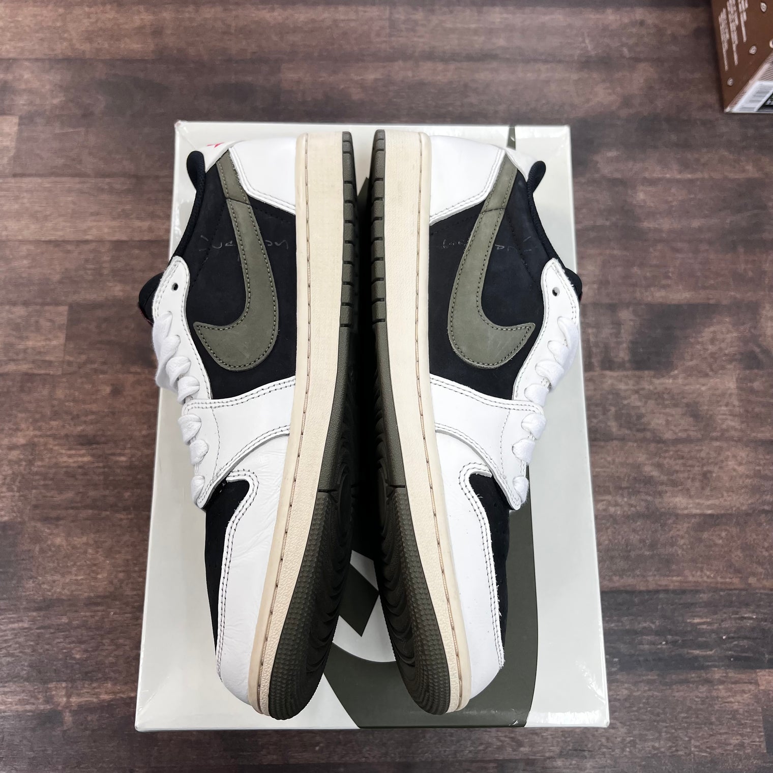 Travis Scott Olive Jordan 1 Low (W) (USED)