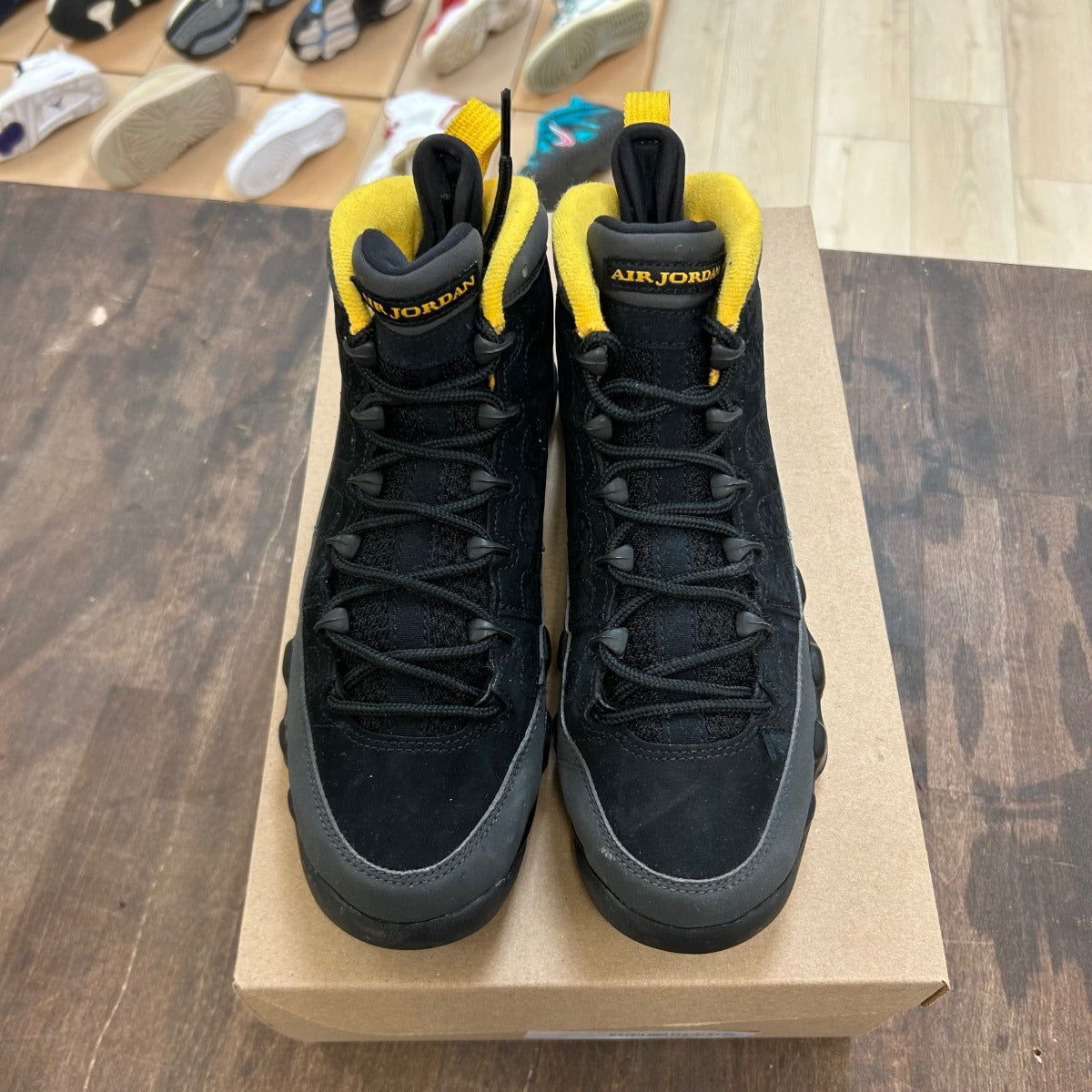 Jordan 9 Retro Dark Charcoal University Gold (GS) Size 6Y (Pre-Owned) - Image 2