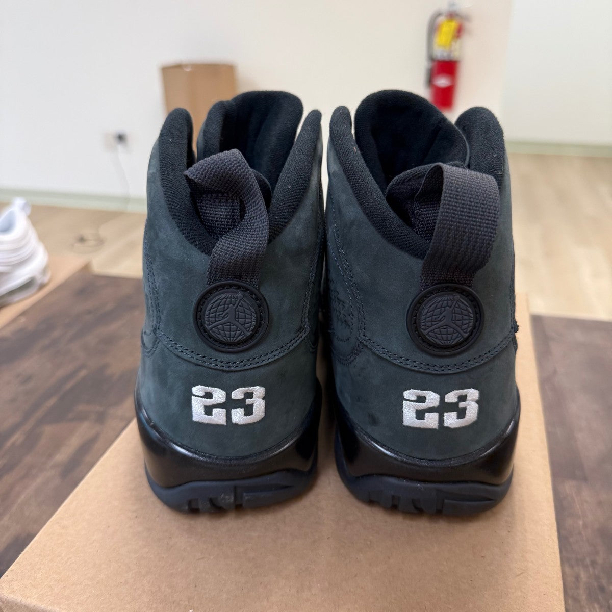 Jordan 9 Retro Anthracite Size 12 (Pre-Owned) - Image 3