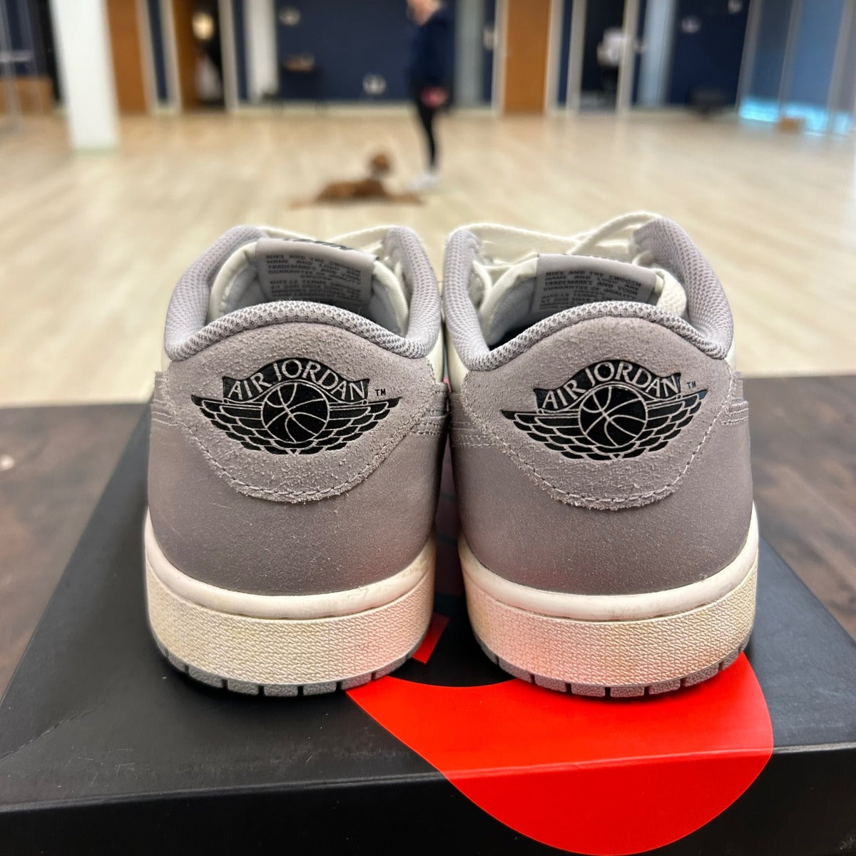 Jordan 1 Retro Low OG Atmosphere Grey Size 9 (Pre-Owned)