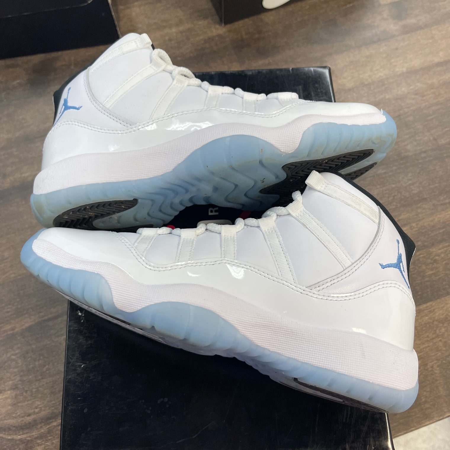 Legend Blue Jordan 11 (2024) (GS) (USED)