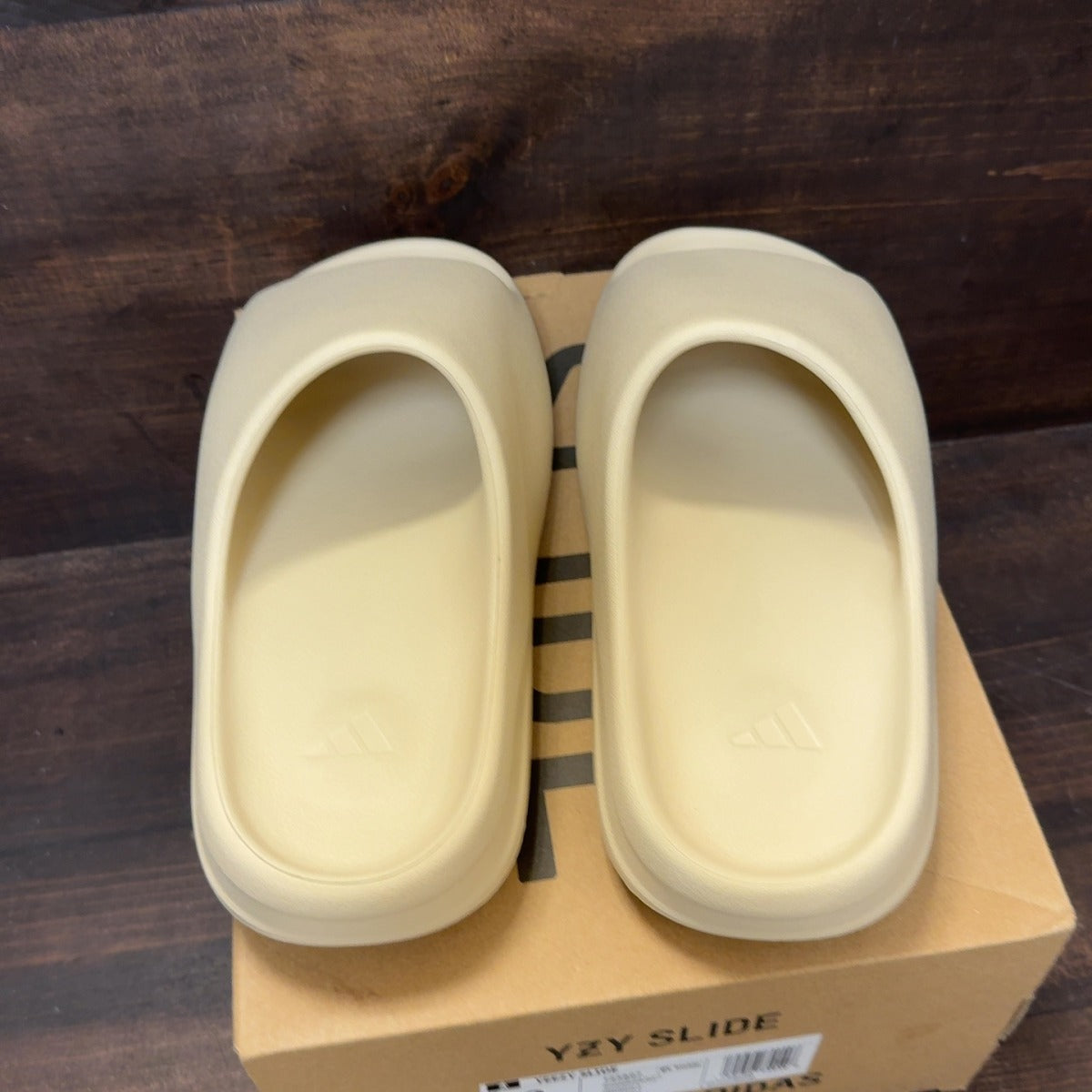 adidas Yeezy Slide Bone (2022/2023 Restock) - Image 3