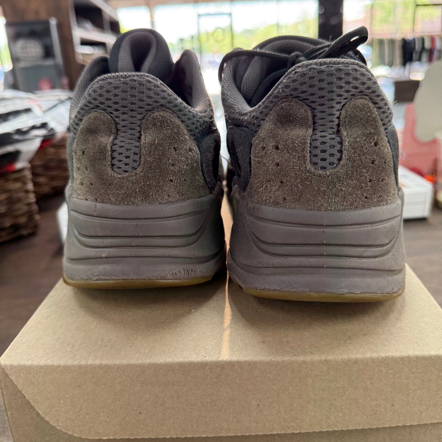Mauve Yeezy 700 V1 (USED, No Box)
