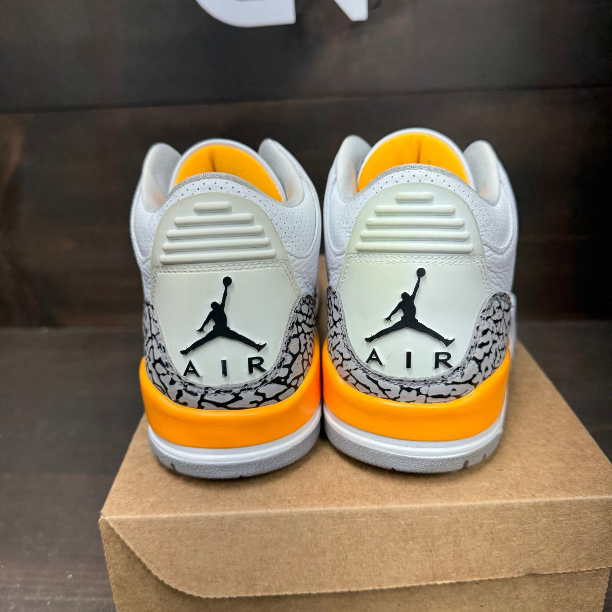 Jordan 3 Retro Laser Orange (Women's) Size 11W (Pre-Owned) - Image 5