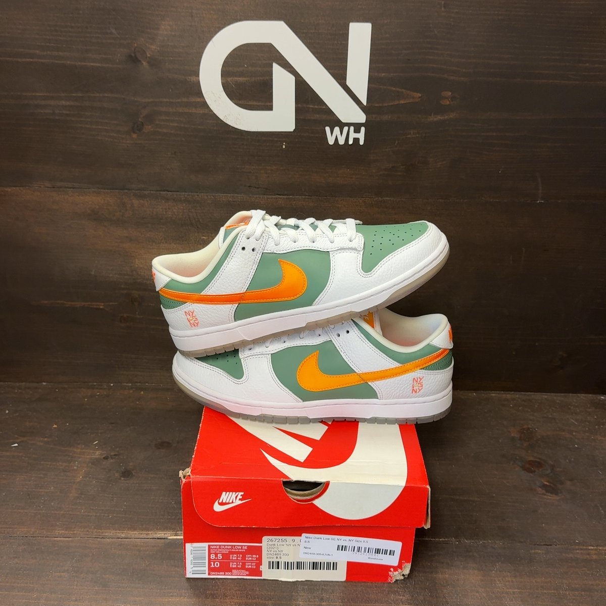 Nike Dunk Low SE NY vs. NY Size 8.5 - front