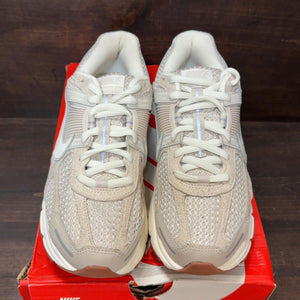 Nike Zoom Vomero 5 Light Orewood Brown (Women's) Size 10W - Image 3