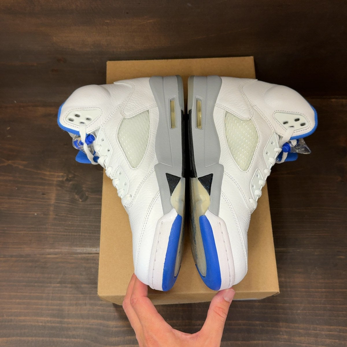 Jordan 5 Retro White Stealth (2021) Size 9 (Pre-Owned) - Image 4