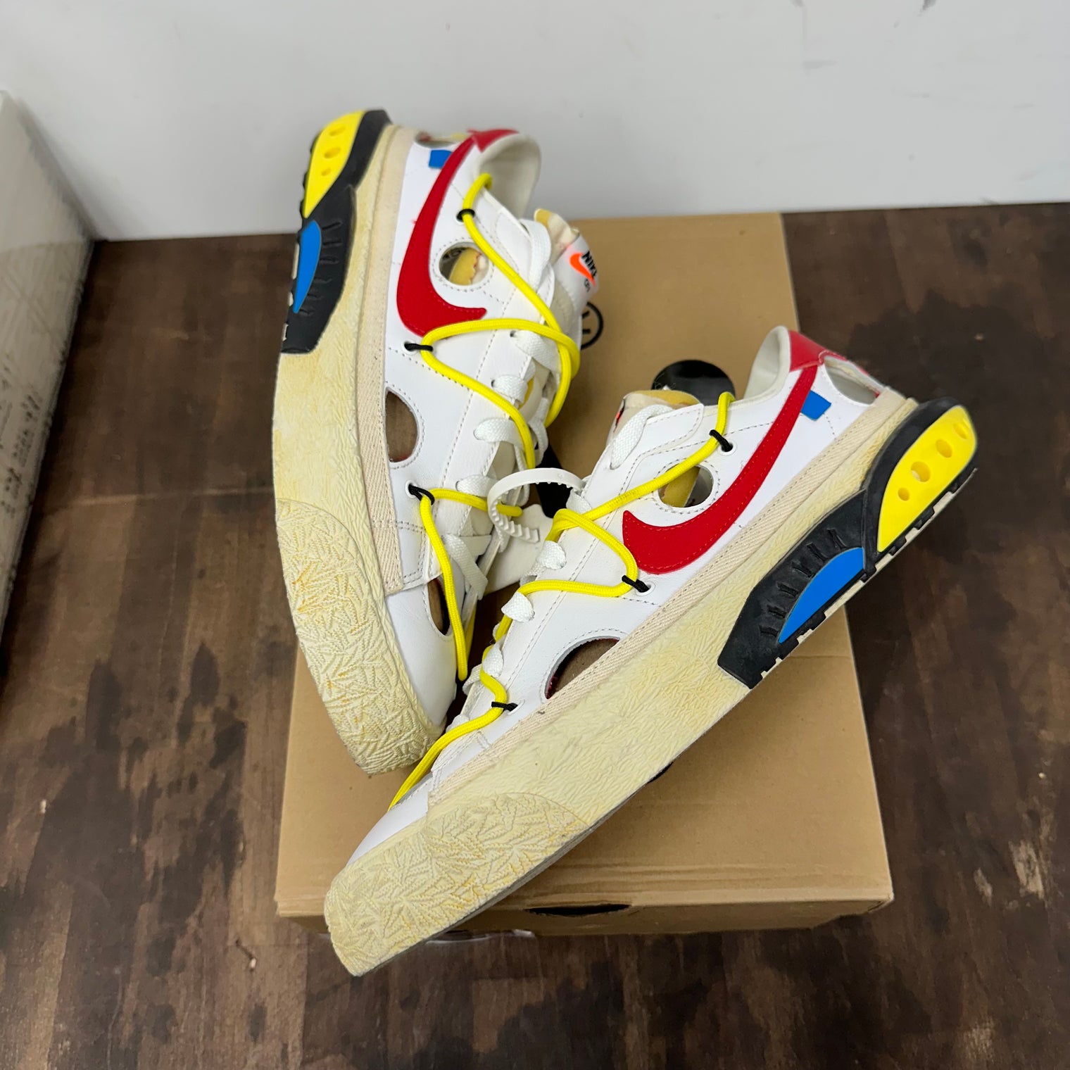 Off-White University Red Blazer Low (USED)